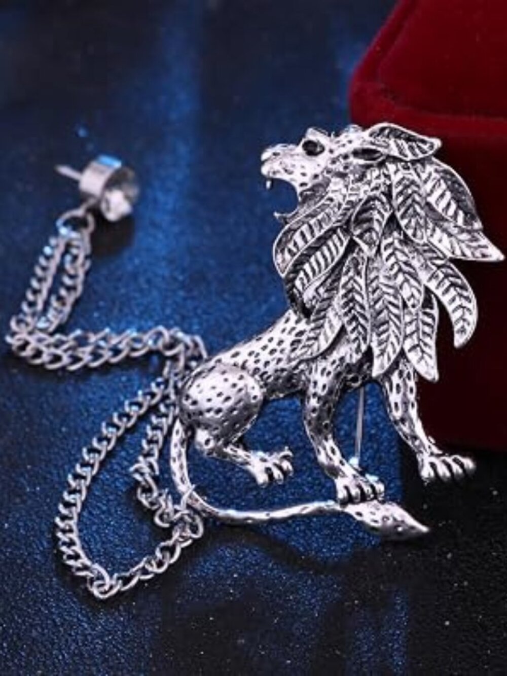 Lion Lapel Suit Pin with Hanging Chain New !!
